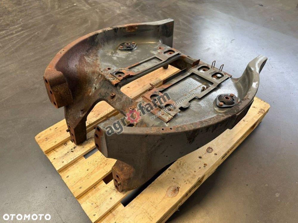 Wspornik przedniego mostu Claas Axion 870 850 810 - 1