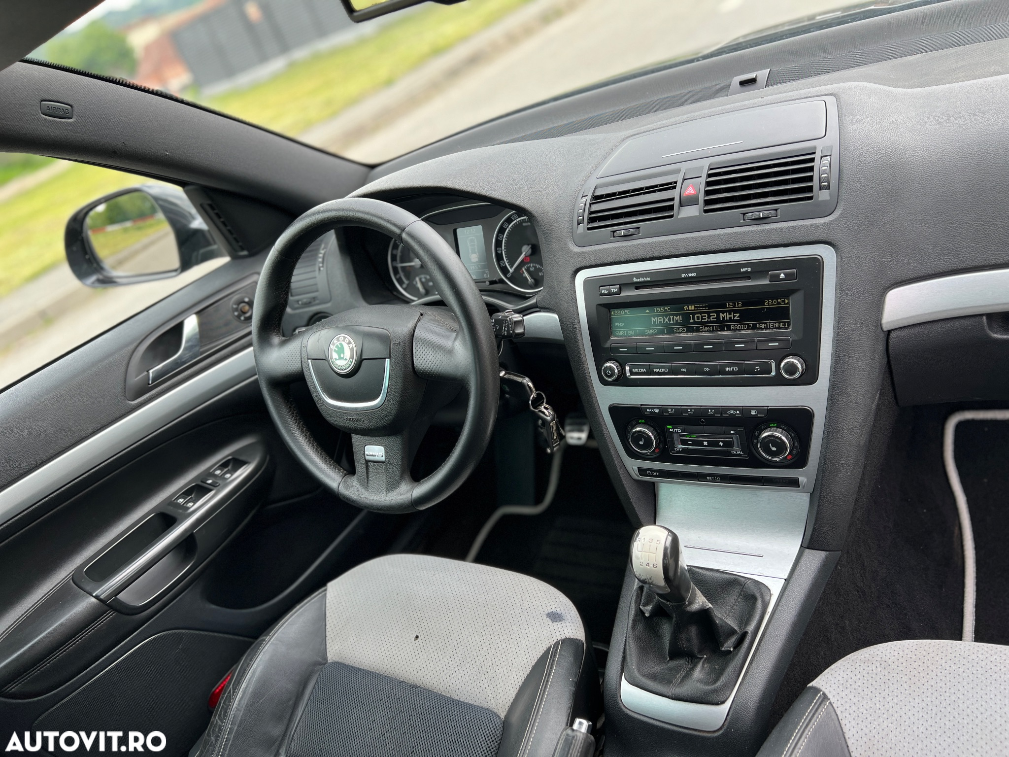 Skoda Octavia Combi 2.0 TDI RS - 9