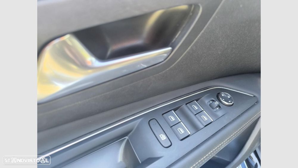 Peugeot 3008 1.6 Hybrid GT e-EAT8 - 8
