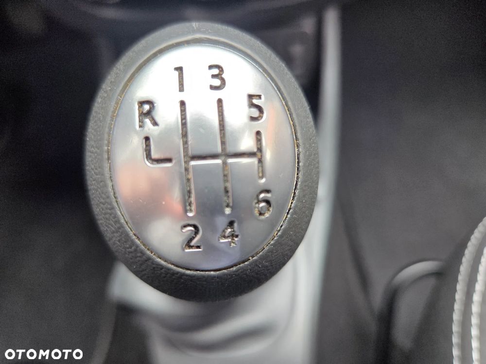 Dacia Duster 1.2 TCe Celebration S&S EU6 - 15