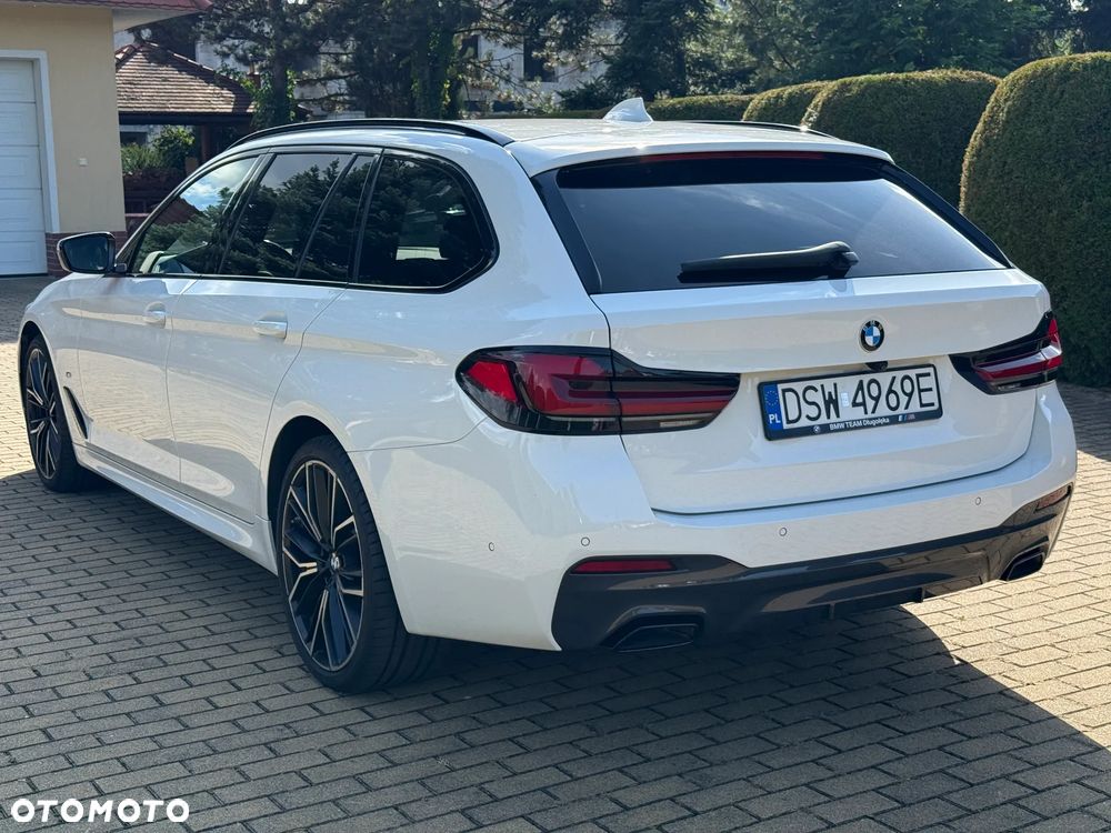 BMW Seria 5 530d xDrive Touring M Sport Edition - 7