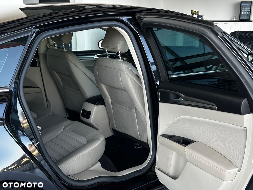 Ford Fusion - 18