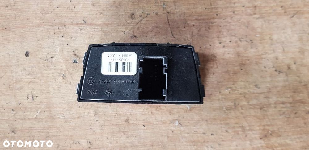 FIAT PANDA II PANEL PRZEŁĄCZNIK AWARYJNYCH 735357118 - 2