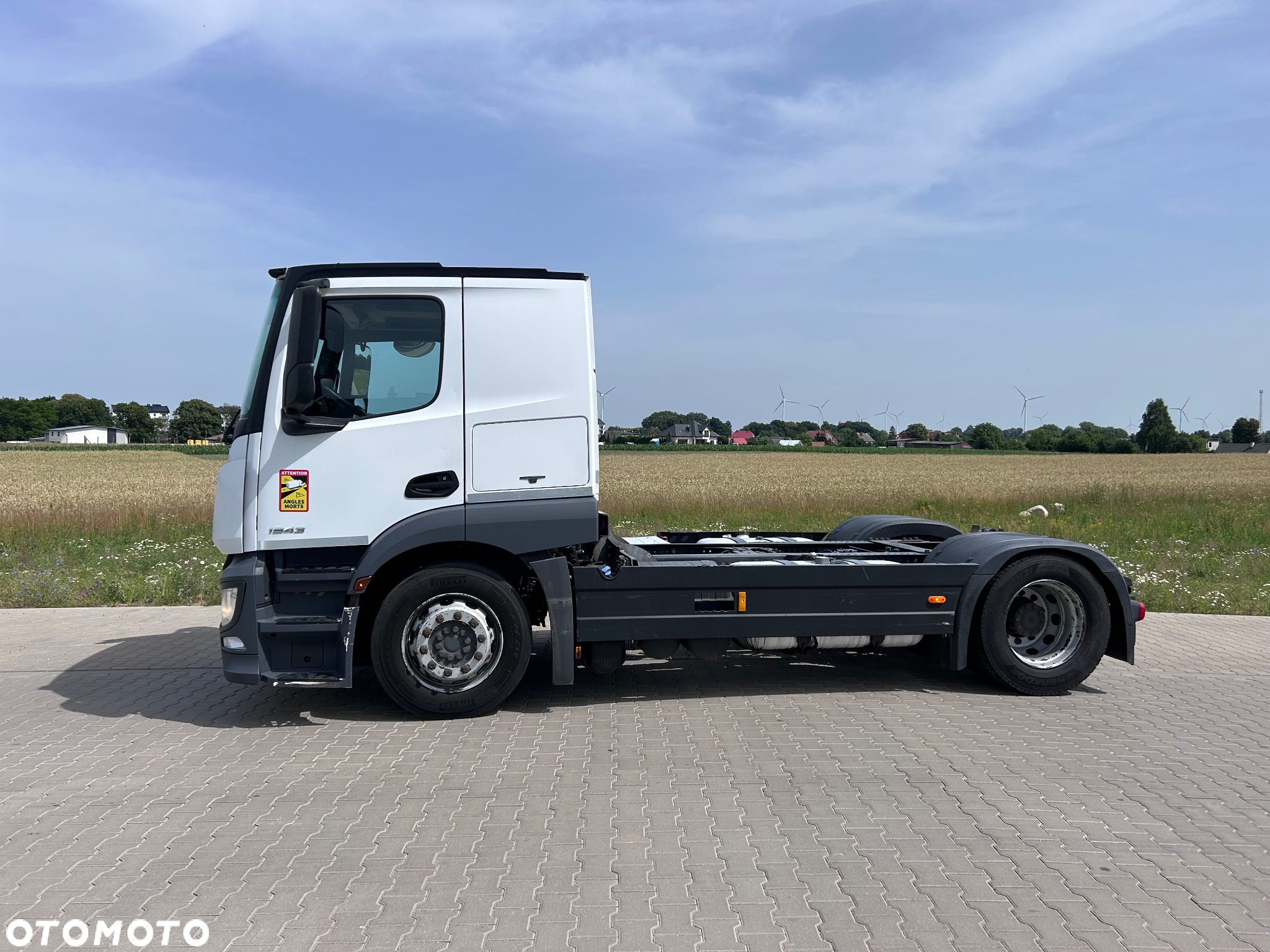 Mercedes-Benz ACTROS - 10