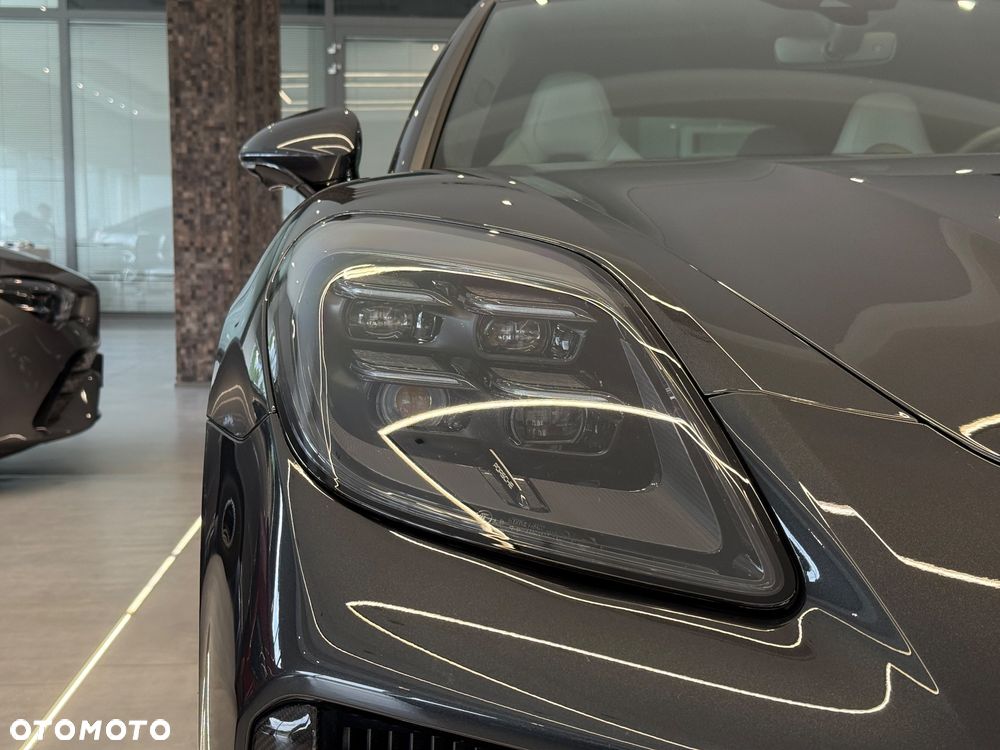 Porsche Panamera GTS - 12