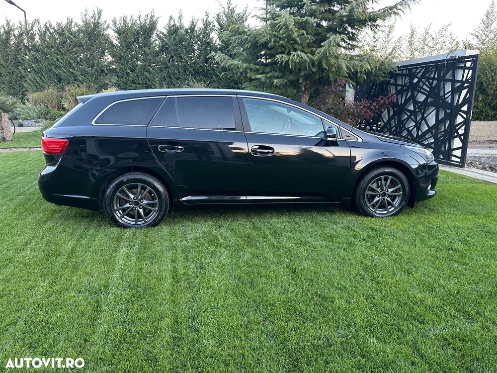 Toyota Avensis Combi 2.0 D-4D Business Edition - 10