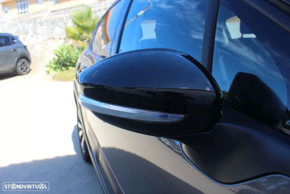 Citroën C3 1.2 PureTech Shine EAT6 - 13