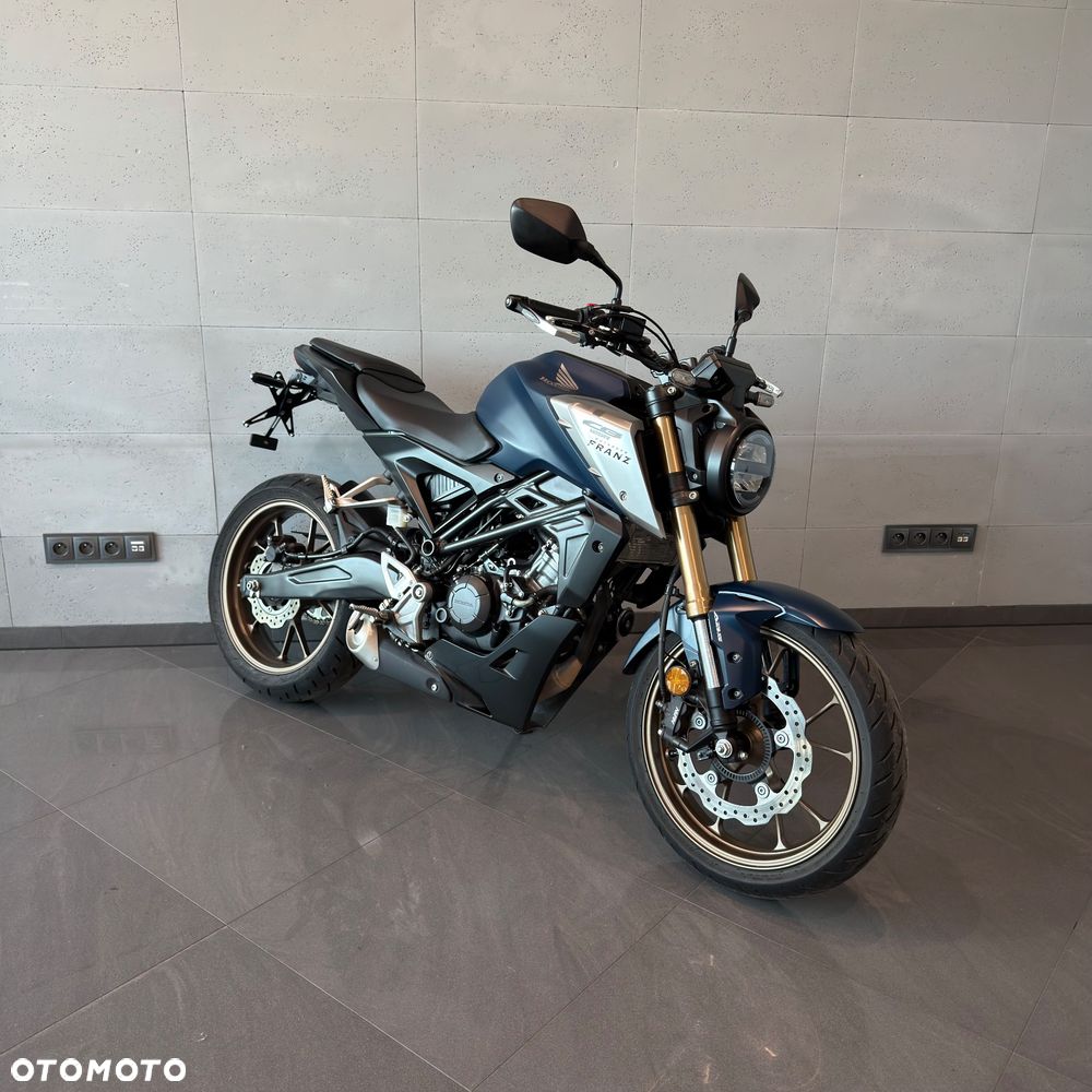 Honda CB - 1