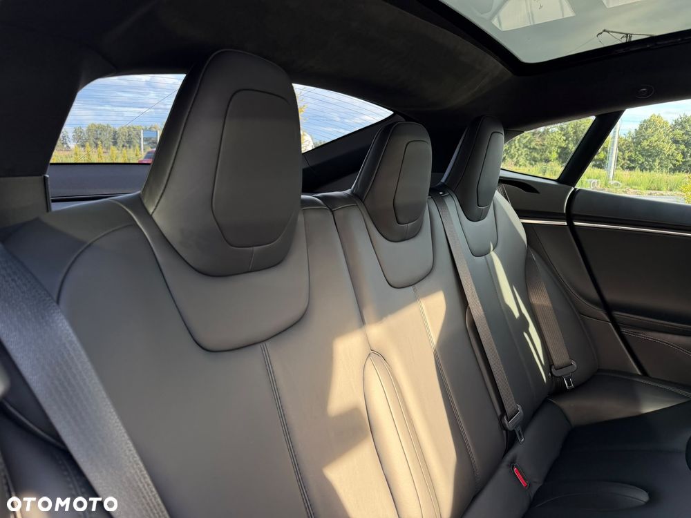 Tesla Model S - 23