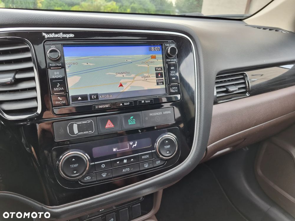 Mitsubishi Outlander Intense + - 12