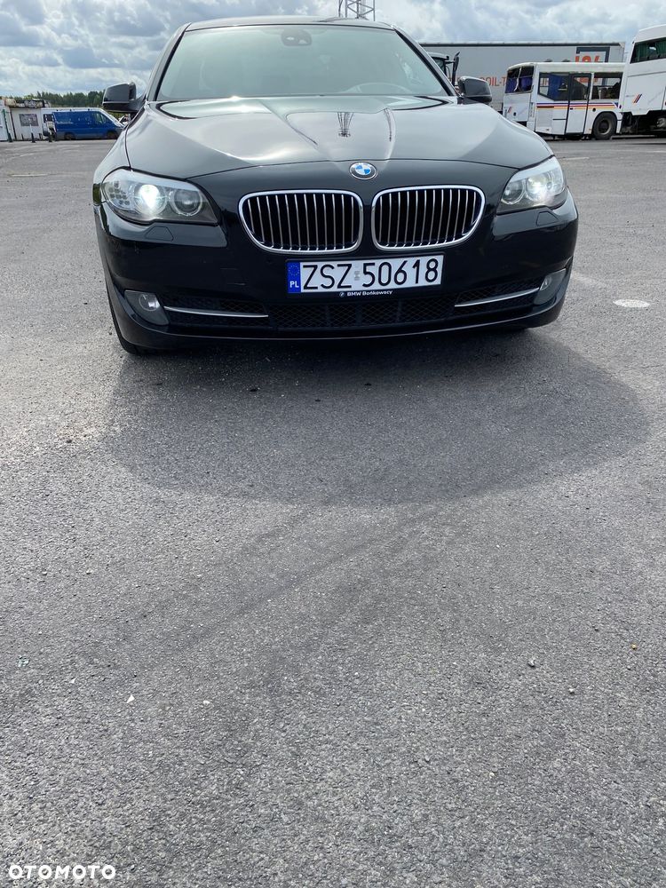 BMW Seria 5 525d - 13