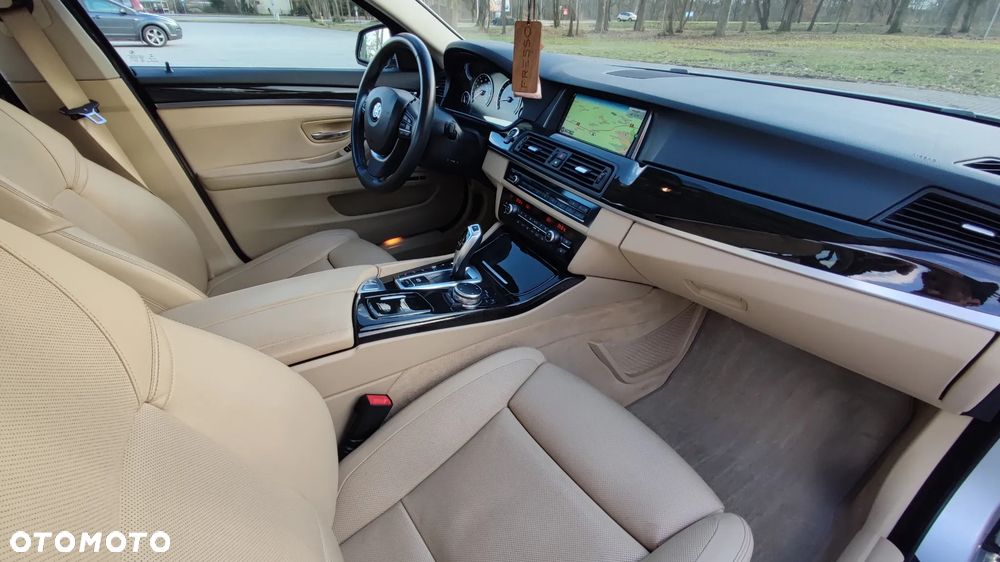 BMW Seria 5 535i xDrive Luxury Line - 11