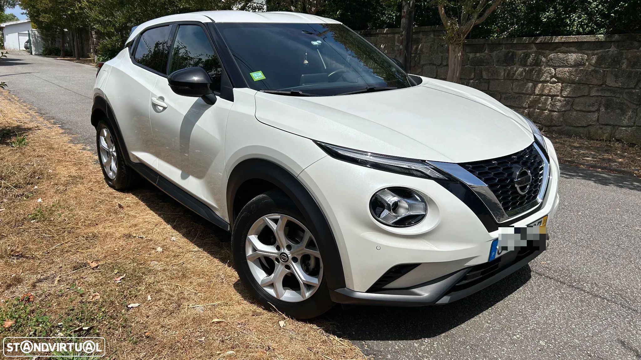 Nissan Juke 1.0 DIG-T N-Connecta - 1