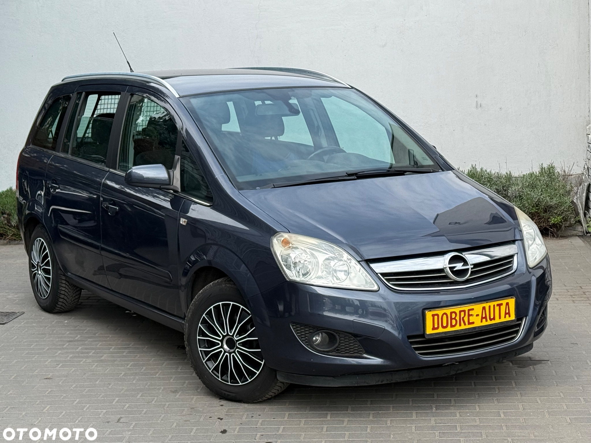 Opel Zafira 1.6 Cosmo - 23