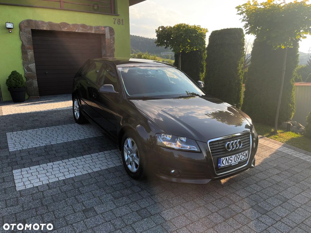 Audi A3 Sportback 1.6 TDI DPF Ambiente - 2