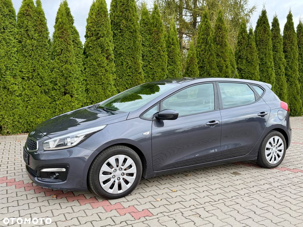 Kia Ceed - 12