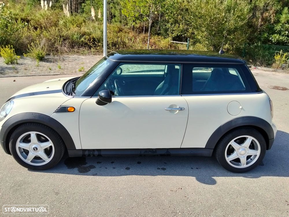 MINI 3 Portas Cooper D - 3