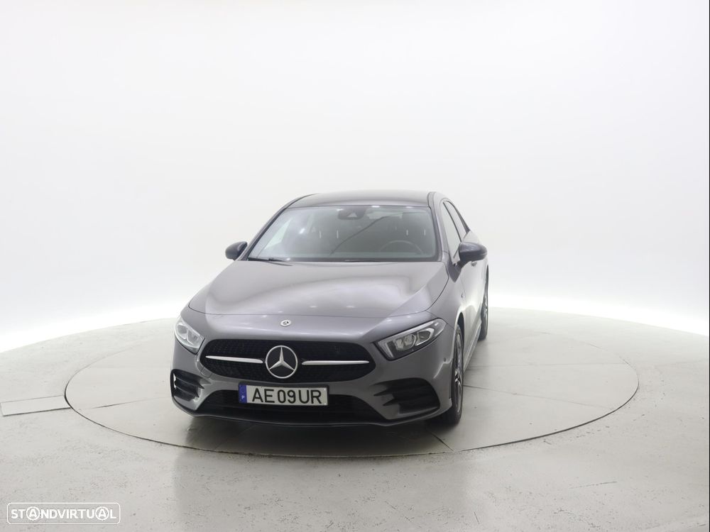 Mercedes-Benz A 250 e AMG Line - 12