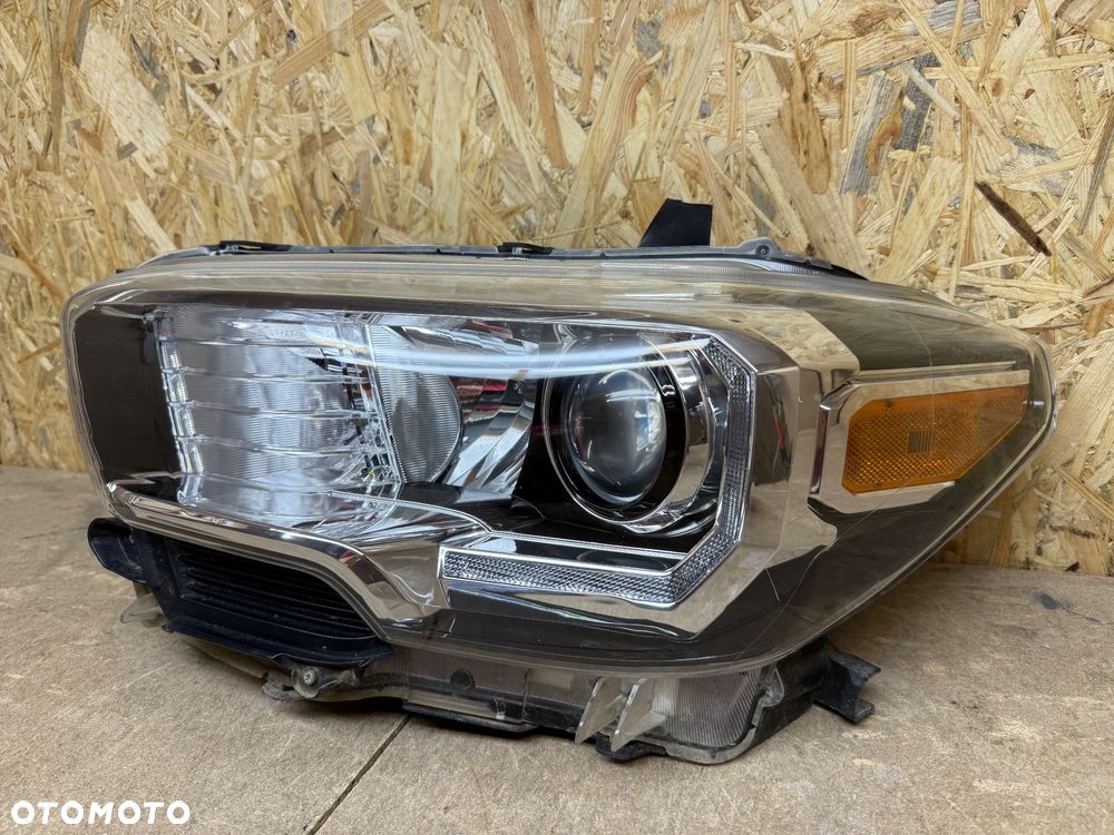 LAMPA LEWA SOCZEWKA LED TOYTOA TACOMA - 21