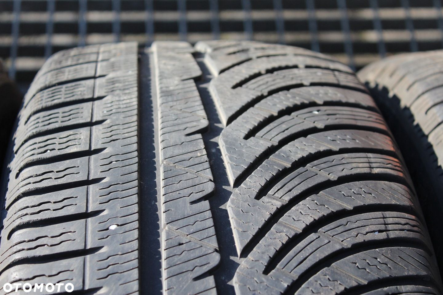 4x 235/55R17 MICHELIN PILOT ALPIN PA4 103V XL 18r 5,5mm - 5