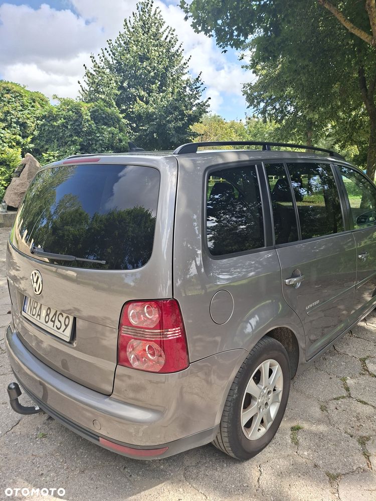 Volkswagen Touran - 5