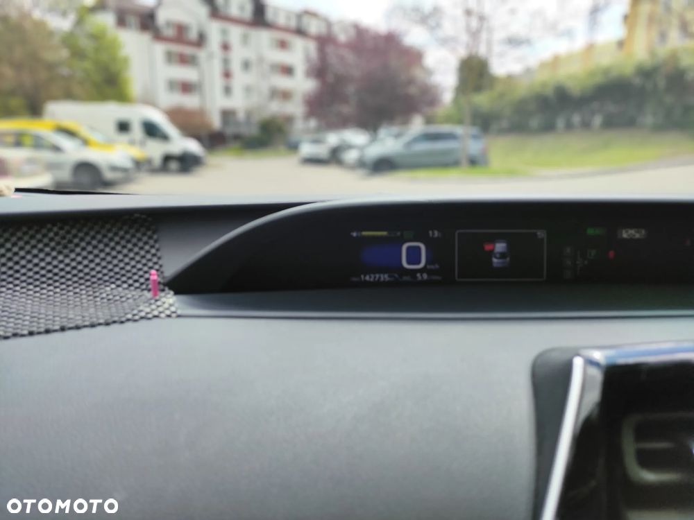 Toyota Prius Hybrid - 8