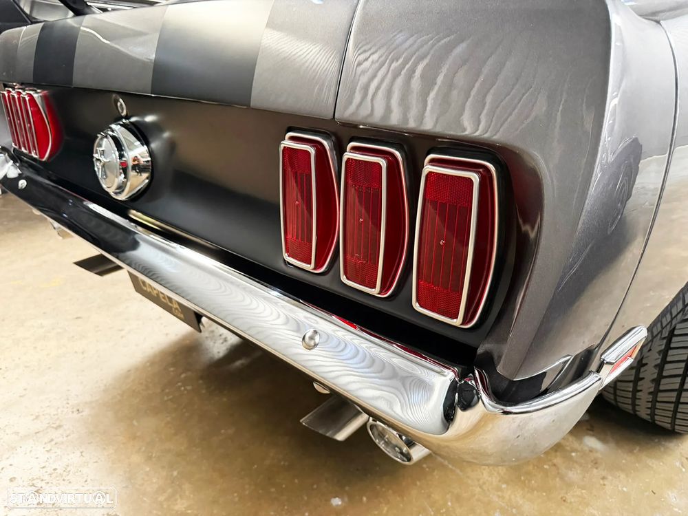 Ford Mustang - 52