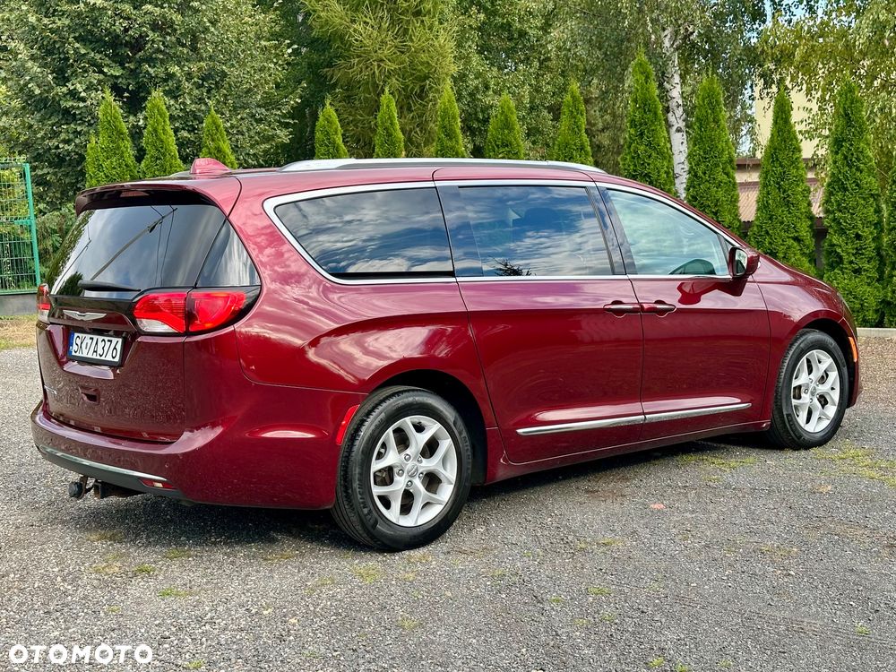 Chrysler Pacifica - 9
