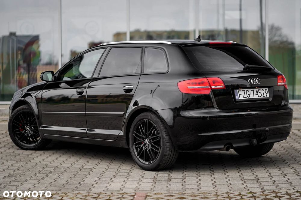 Audi A3 Sportback 1.6 TDI S line Sportpaket - 22