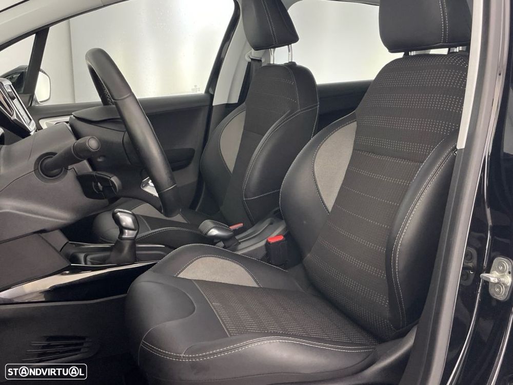 Peugeot 2008 1.2 PureTech Allure - 18