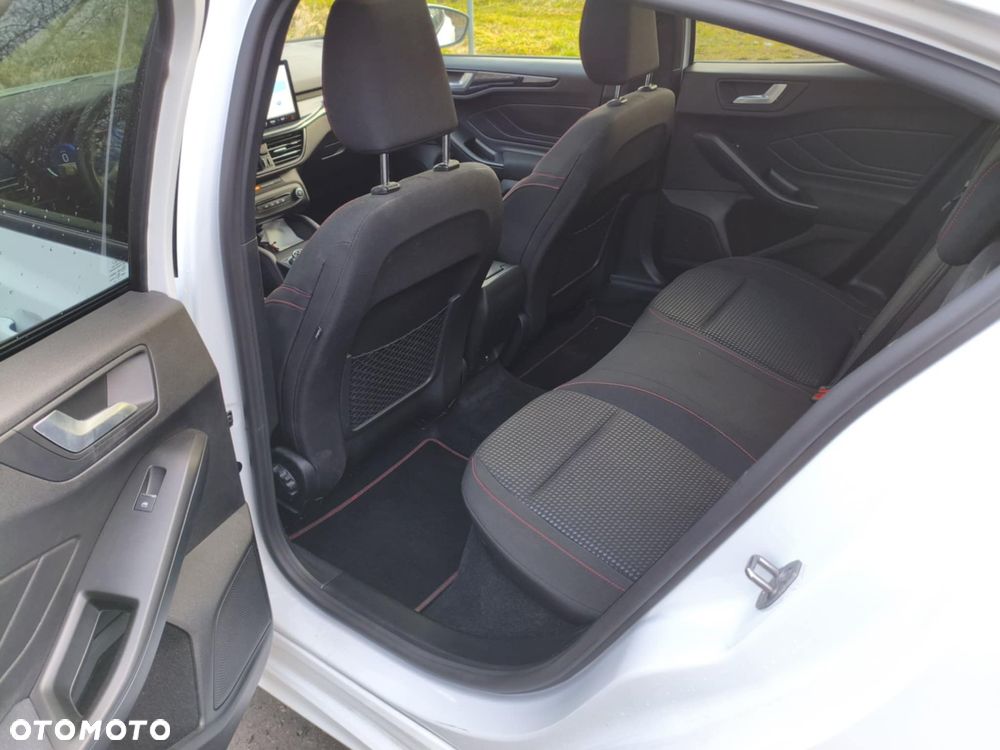 Ford Focus 1.5 EcoBlue STart-Stopp-System ST-LINE X - 9