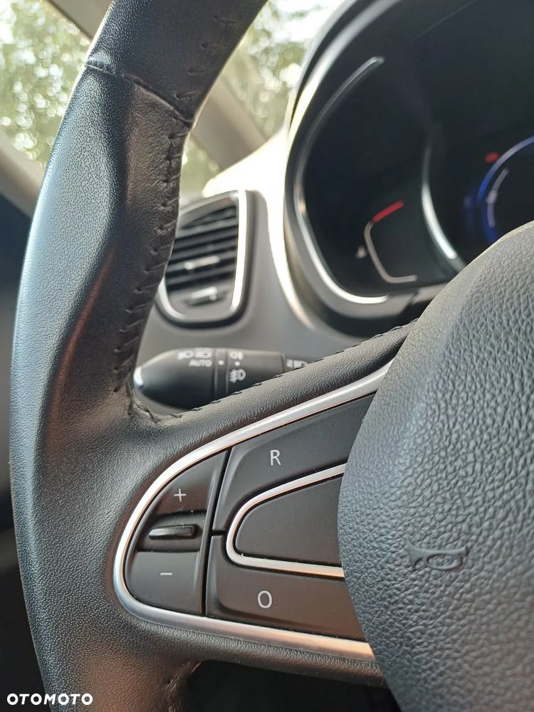 Renault Grand Scenic ENERGY TCe 140 BOSE EDITION - 11