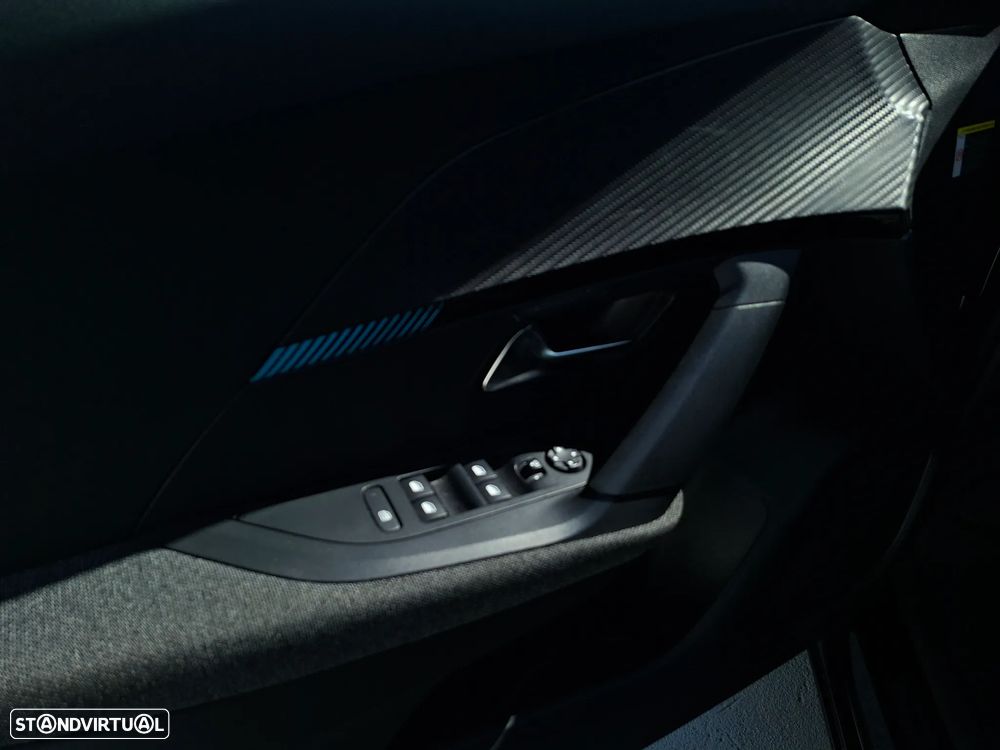 Peugeot 2008 PureTech 130 EAT8 Active - 19