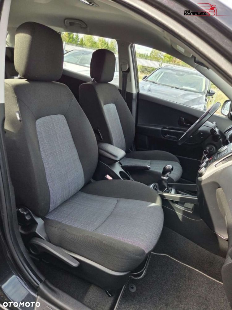 Kia Ceed - 12