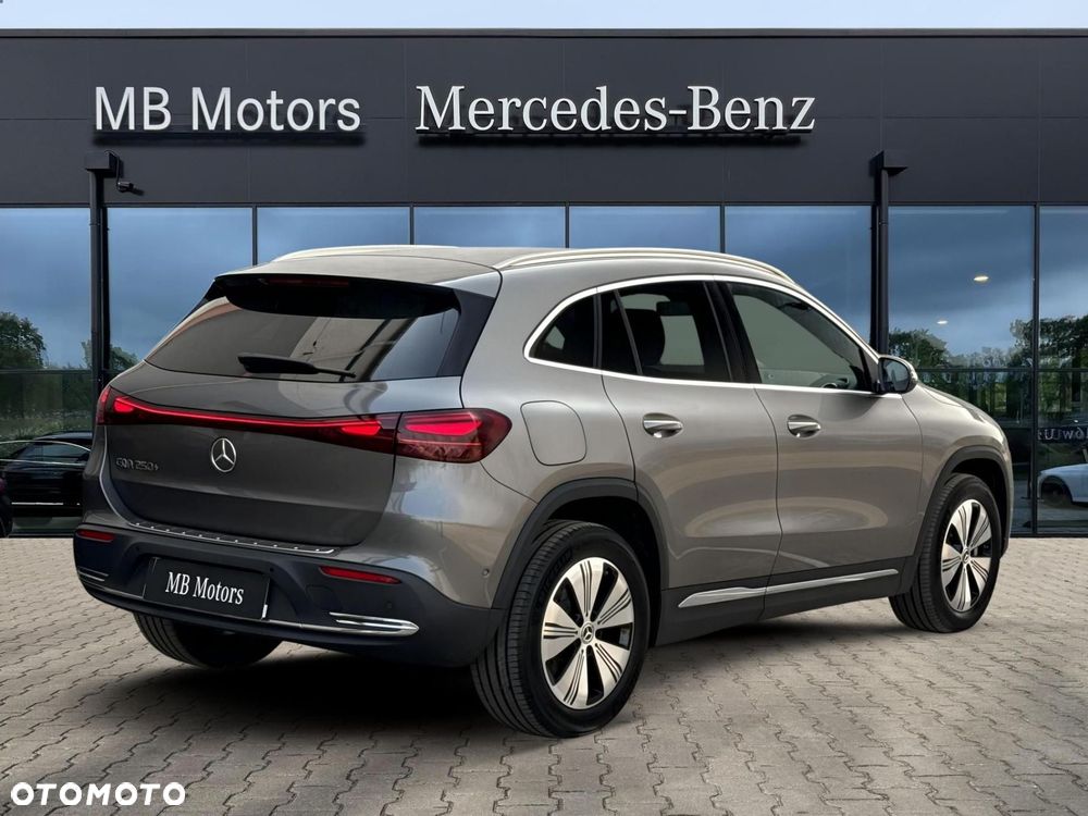Mercedes-Benz EQA - 7