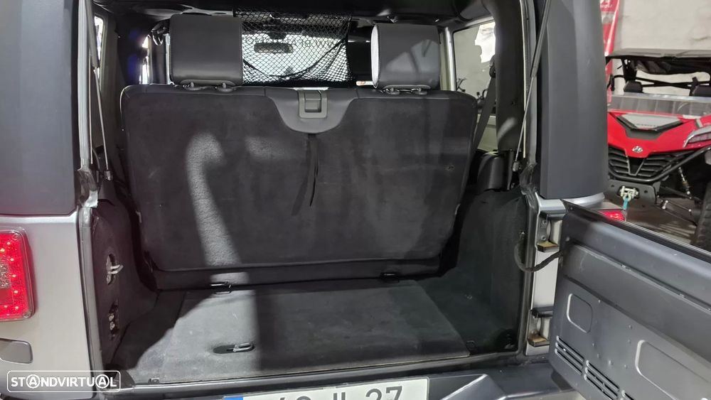 Jeep Wrangler 2.8 CRD ATX Sport - 21