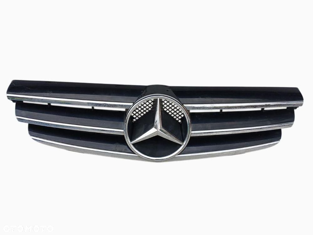 ATRAPA GRILL KRATKA MERCEDES CLK W209 A2098880052 - 1