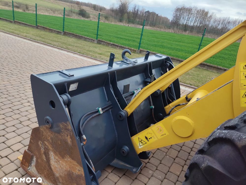 Komatsu Komatsu WB93 S5 / RÓWNE KOŁA / SPROWADZONA / KOPARKO-ŁADOWARKA / - 10