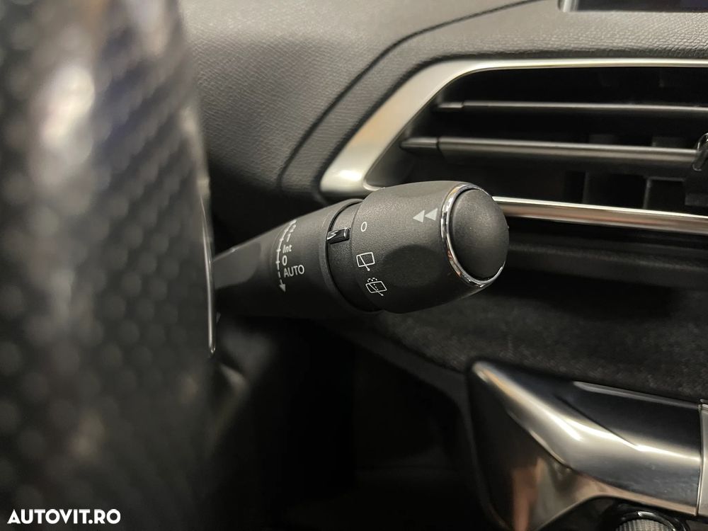 Peugeot 5008 1.5 BlueHDI s&s EAT8 GT-Line - 37