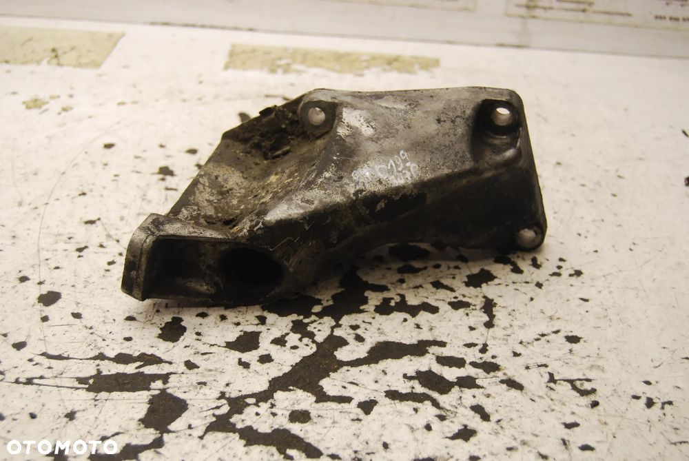 ŁAPA WSPORNIK SILNIKA 8D0199307L AUDI A4 B5 1.9 TDI VW PASSAT B5 8D0199307P - 6