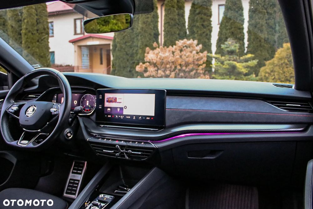 Skoda Octavia 2.0 TDI DSG 4x4 RS Plus - 33