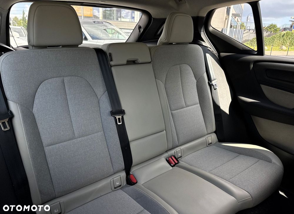 Volvo XC 40 - 25