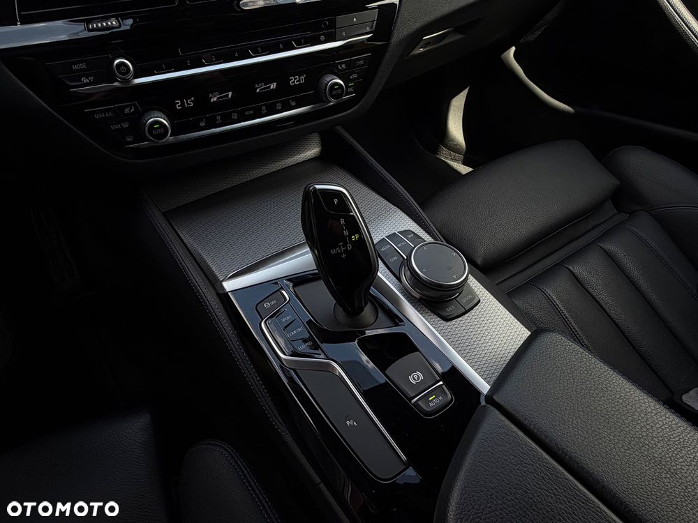 BMW Seria 5 520d xDrive M Sport sport - 26