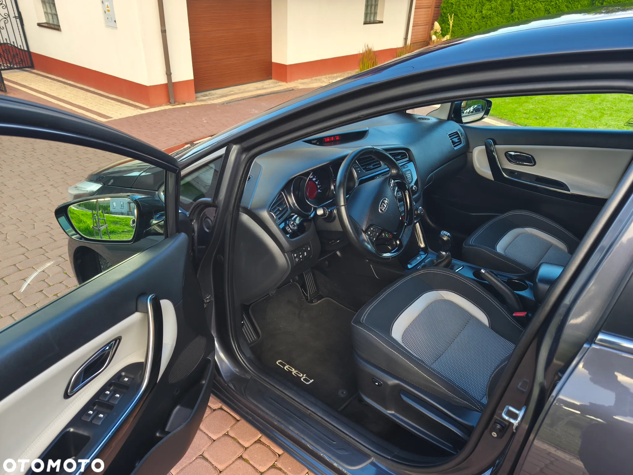 Kia Ceed 1.6 GDI Dream Team Edition - 6