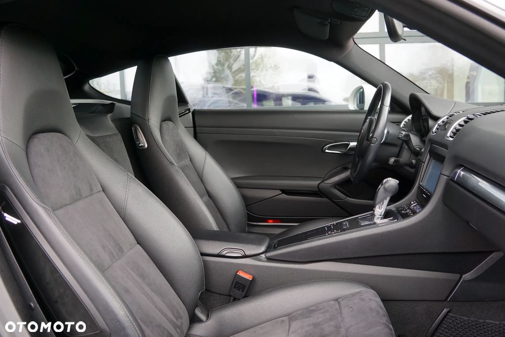 Porsche Cayman PDK Black Edition - 31
