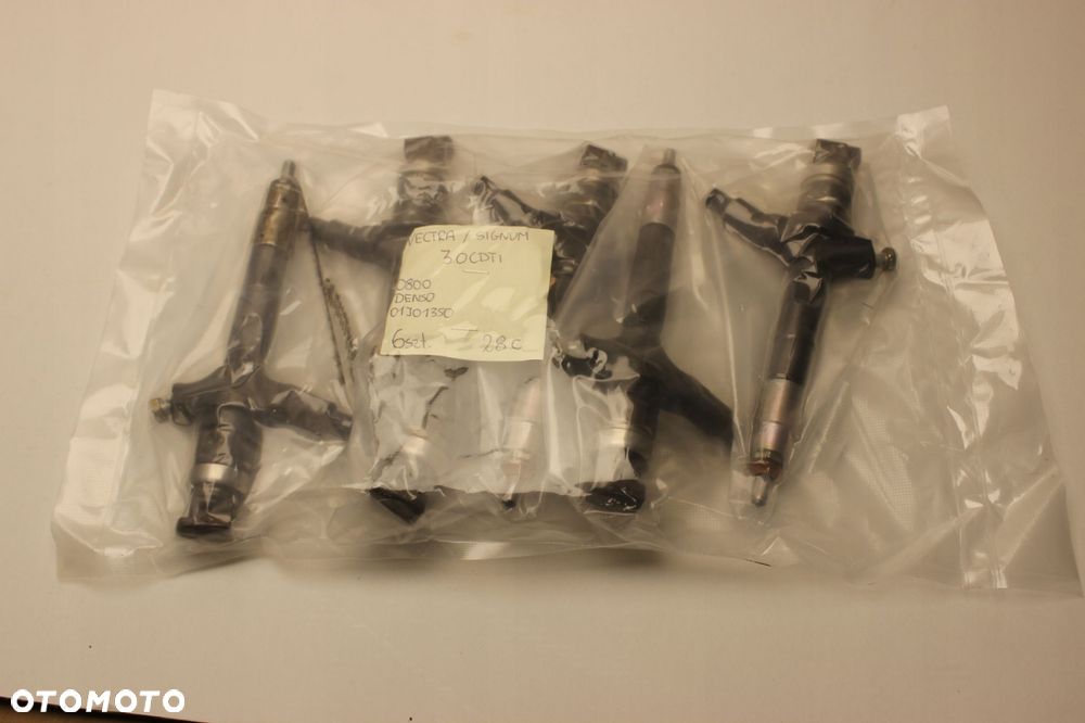 WTRYSKIWACZ OPEL VECTRA SIGNUM DENSO 0800 3.0 CDTI - 1