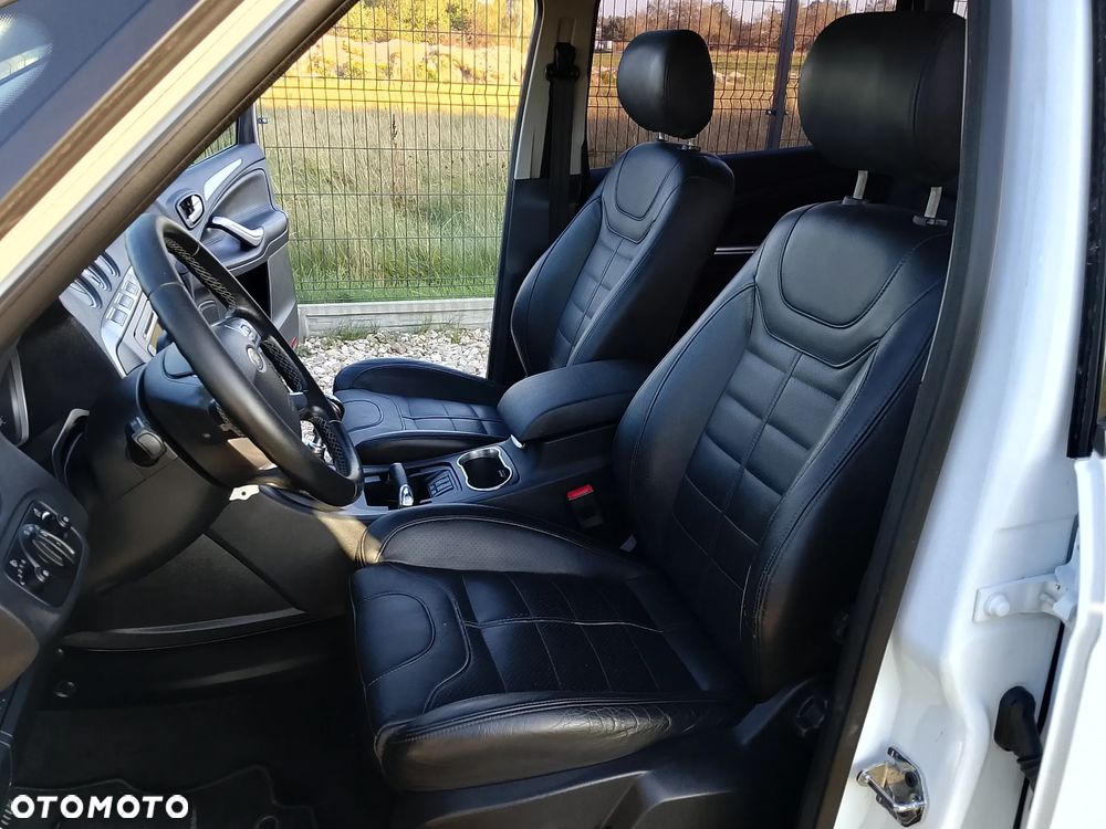 Ford S-Max - 31