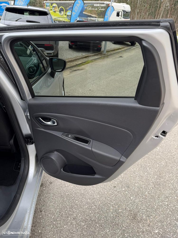 Renault Clio Sport Tourer dCi 90 Limited - 11