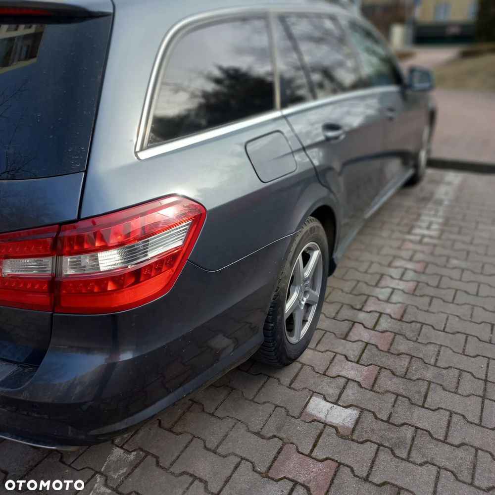 Mercedes-Benz Klasa E 220 CDI DPF BlueEFFICIENCY Automatik - 4