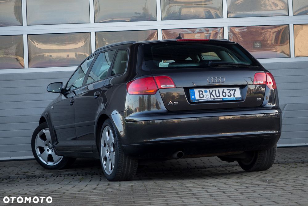 Audi A3 Sportback 1.6 Attraction - 9